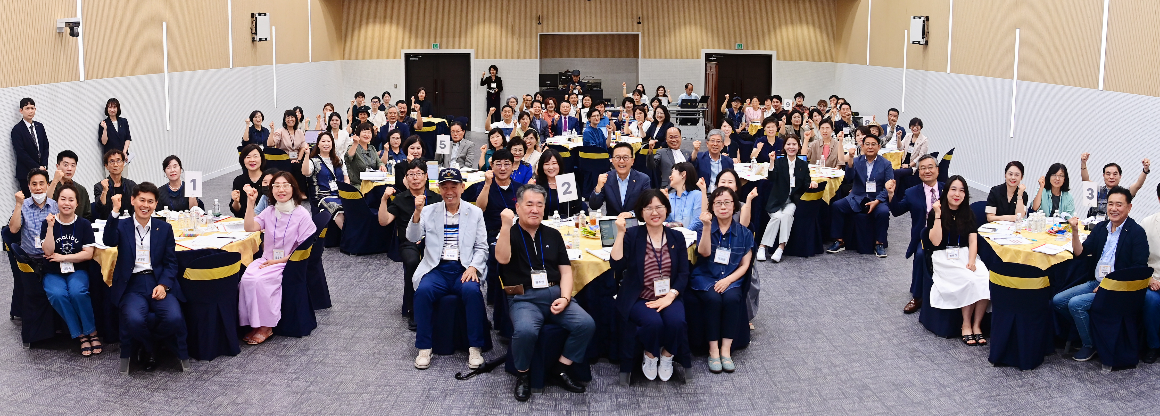 연수구가 지난 18일 대회의실에서 개청 30주년을 기념해 연수구의 미래 비전 수립을 위한 연수구민 100인의 주민 원탁토론회를 열었다